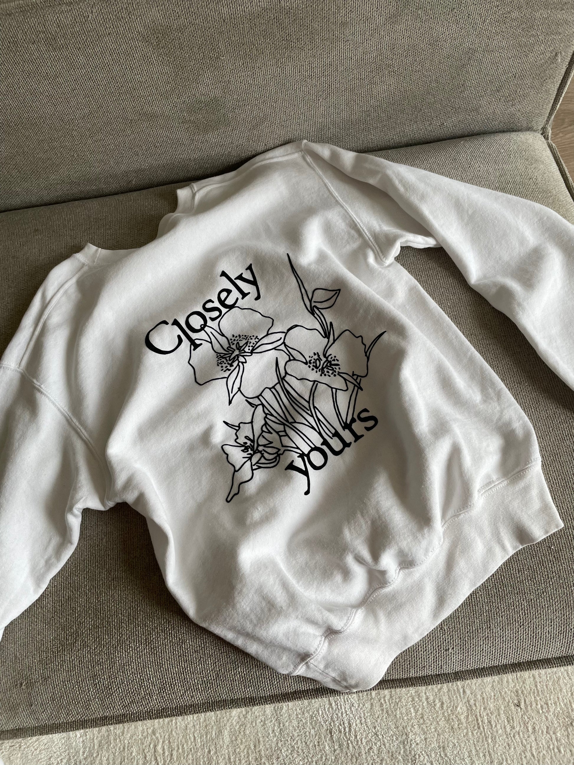 Closely yours Closely yours Sweater BLOOMING SWEATER WHITE -Closely yours-